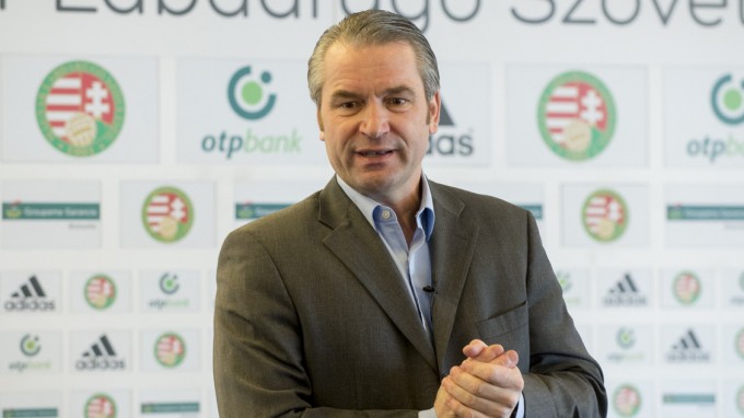 Ennyibe került volna Bernd Storck elküldése