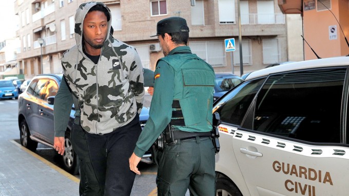 Spanyol élvonal: fegyveres rablás és gyilkossági kísérlet a vád a játékos ellen