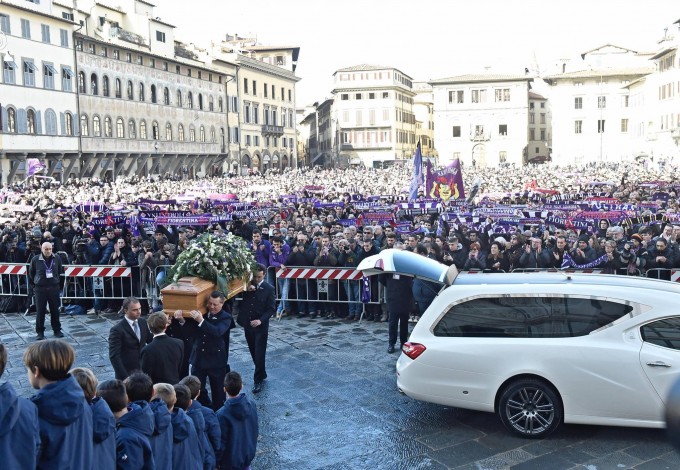 Hatalmas tömeg volt Davide Astori temetésén - videó