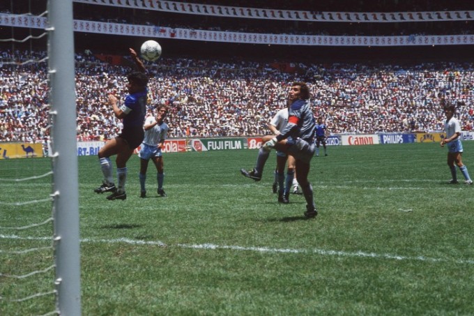 Maradona nem csak az angolok melletti kezezését vallotta be