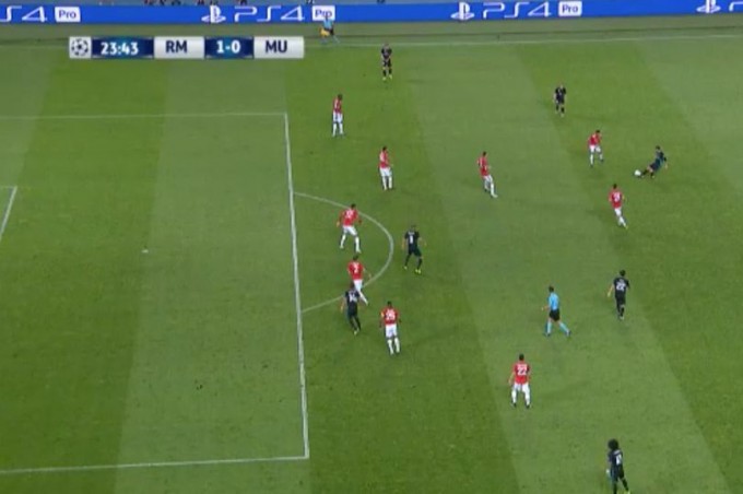 Lesgól, vérző fej és három gól a Real-MU-n - videó!