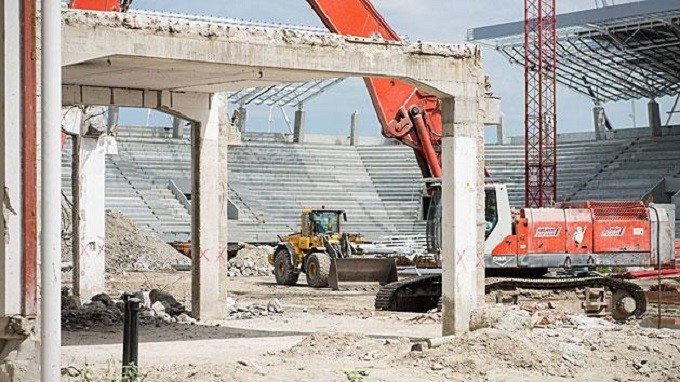BRÉKING: bombát találtak a Vidi-stadion építésénél