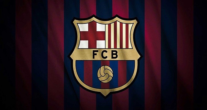 Barcelona: 7 év után távozik a védő