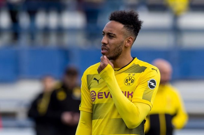 Fordulat: itt folytatja Aubameyang?