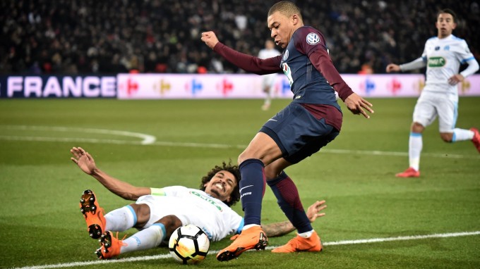 Dráma Párizsban: Mbappé is megsérült