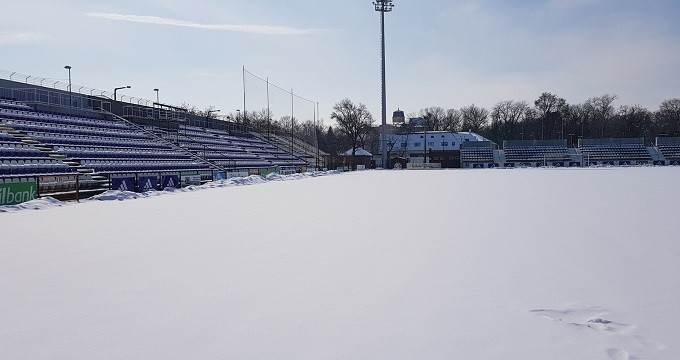 Nem enged a hóból a Békéscsaba pályája - képek