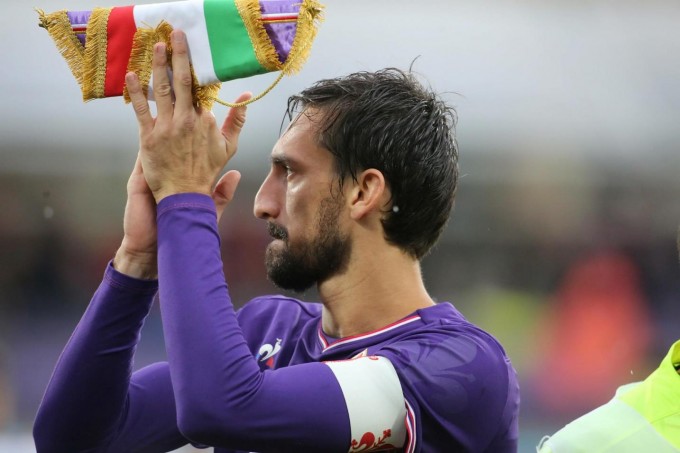 Újabb tisztelgés Davide Astori eemléke előtt
