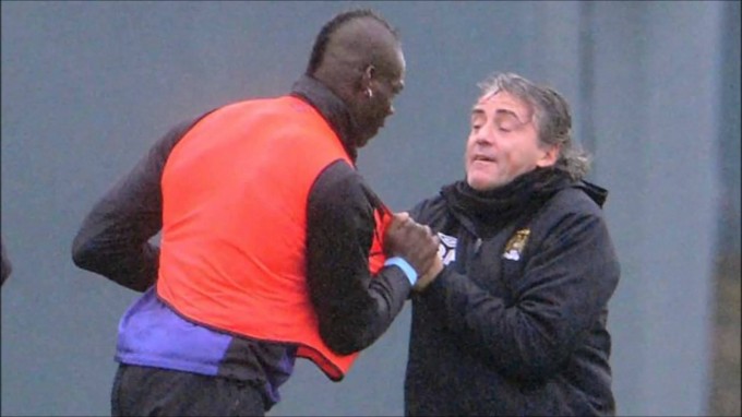 Variációk egy témára: ki fog itt gólt rúgni, Roberto Mancini?