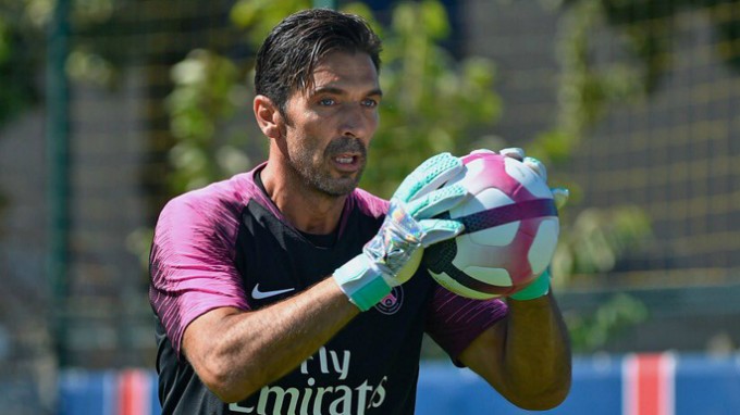 Buffon kikerül a PSG kapujából