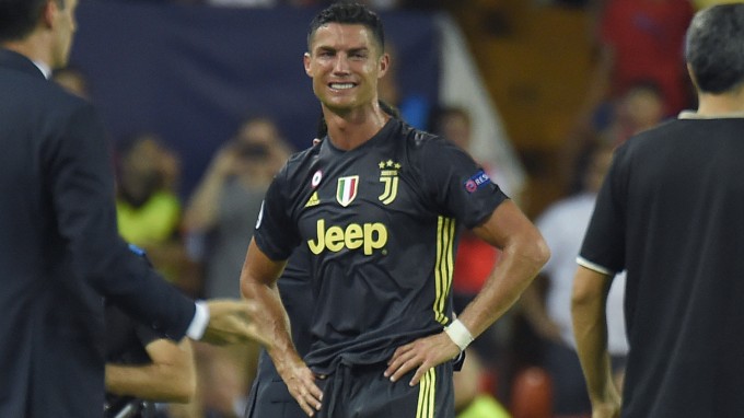 Döbbenet, miért kapott pirosat Ronaldo – videó