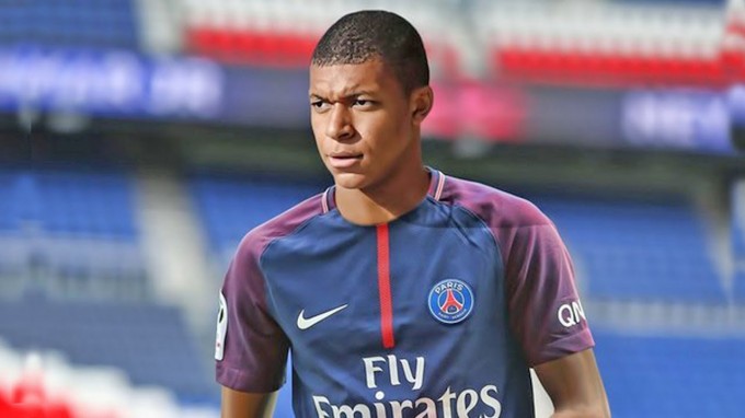 Aranylabda: Mbappé máris legenda lett