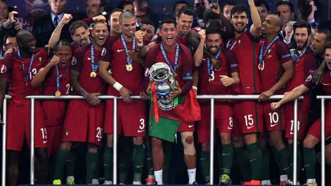 Foci-vb: komoly meglepetések a francia és portugál keretben