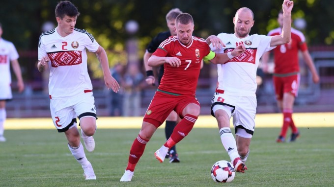 Dzsudzsák mankóval tudta csak elhagyni a stadiont - videó