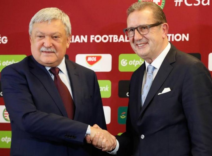 Csányi elismerte hibáját és nagyot rúgott Leekensbe