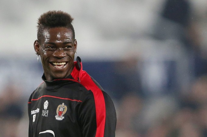 Kemény videó arról, hogyan motorozik Balotelli - videó