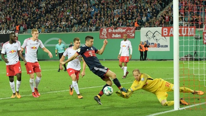 Gulácsi nem ember? – tette fel a kérdést a Bayern – videó