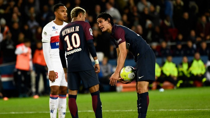 Cavani hatalmasat égett, miután kikönyörögte a tizenegyest Neymartól - videó