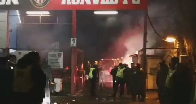 Így reagáltak a Honvéd ultrái az elmaradt meccsre - videó