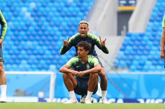 Neymar már egyedül harmadik