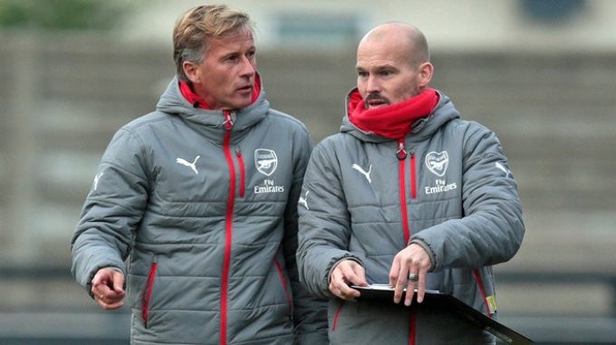 Kirúgták a Wolfsburg edzőjét, az Arsenaltól érkezik a váltás