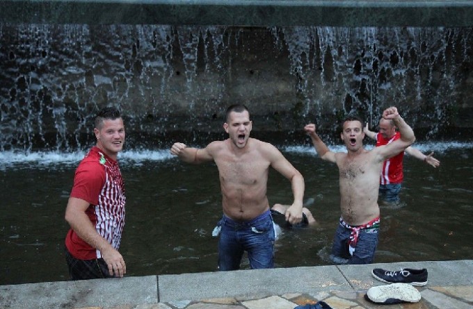 Patakba ugrálva ünnepelték a diósgyőriek a bajnok elleni pontot