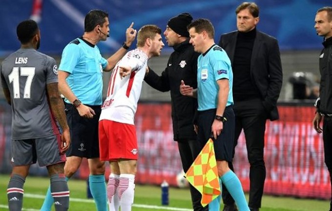 Gulácsi, Lőw és a Lipcse edzője is nekiment Kassainak