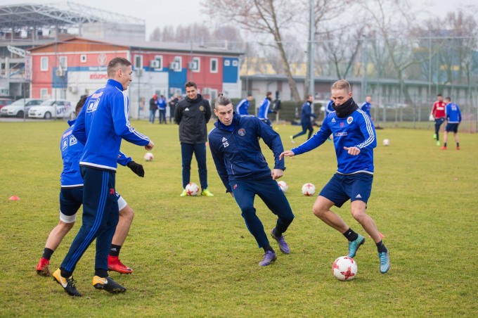 Többen visszatértek a Vasashoz, egy támadó távozott