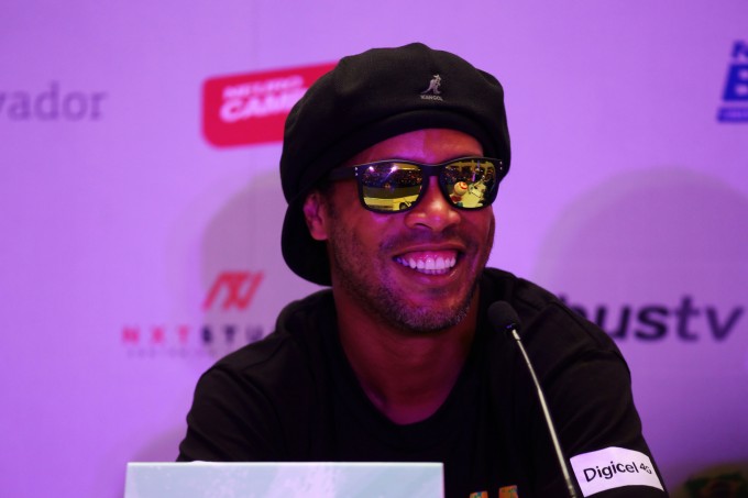 És akkor Ronaldinho politikusnak állt