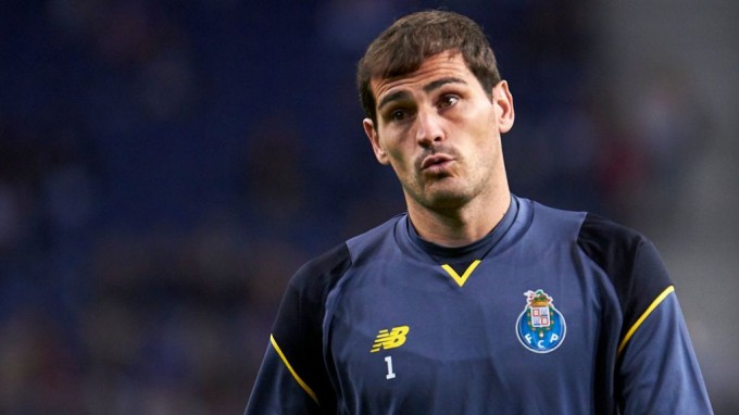 Iker Casillast legendás angol csapat vinné