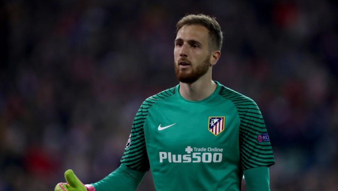 Real-Atlético: Tiszakécske-zászló előtt parádézott Oblak Ramos szabadrúgásánál - videó