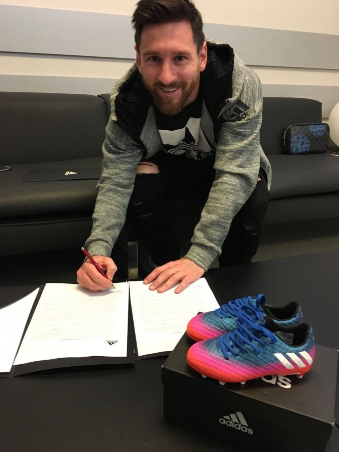 Így emelkedett Messi fizetése 7200 euróról 30 millióra