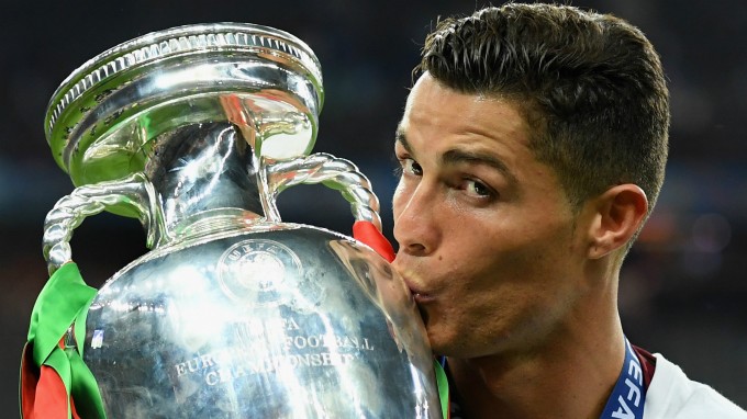 Aranylabda: Ronaldo megnevezte a riválisait