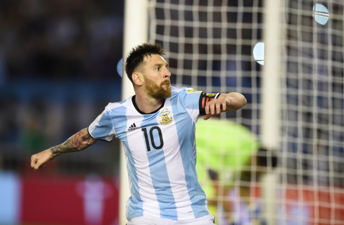 Katasztrófa, milyen pályán harcol a vb-ért Argentína - videó