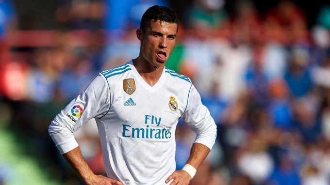 Ronaldo megcsalta a barátnőjét a negyedik gyereke érkezése előtt?