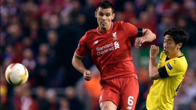 Halálosan megfenyegették a Liverpool védőjét a londoni zakó után