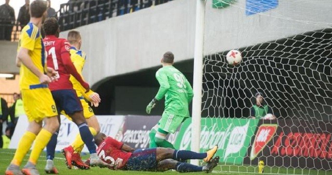 Lazovic gólja: szándékos vagy lecsúszott? - videó