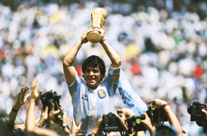 Borzalmas Maradona-szobrot adtak át Indiában - videó