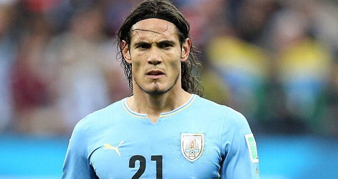 Cavani ritka nagy gólt ollózott - videó