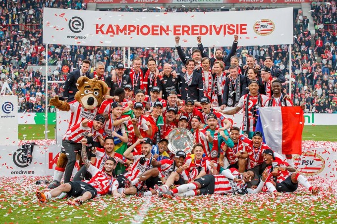 Üsd ki az Ajaxot, legyél bajnok, ünnepeld meg - videó