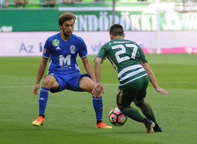 Fontos hír az édesapját gyászoló válogatott futballistáról