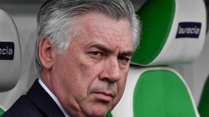 Repült az edző, Ancelotti váltja