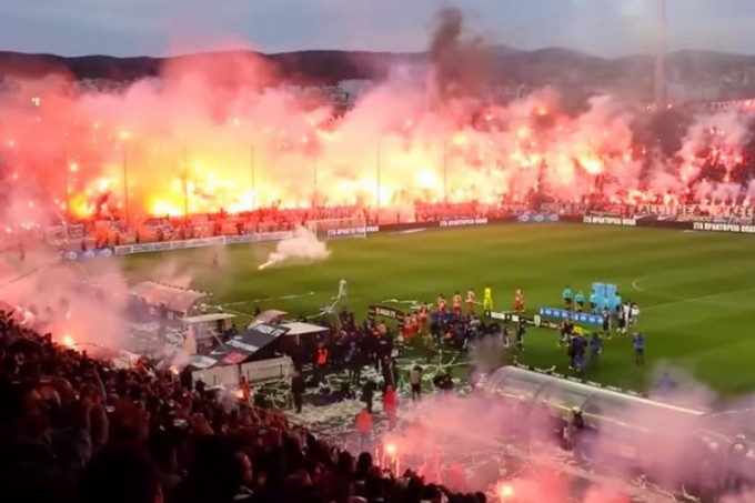 Eldőlt, lehet-e pirózni a magyar stadionokban
