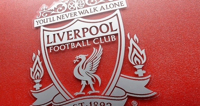 Novemberben térhet vissza a Liverpool válogatott középpályása