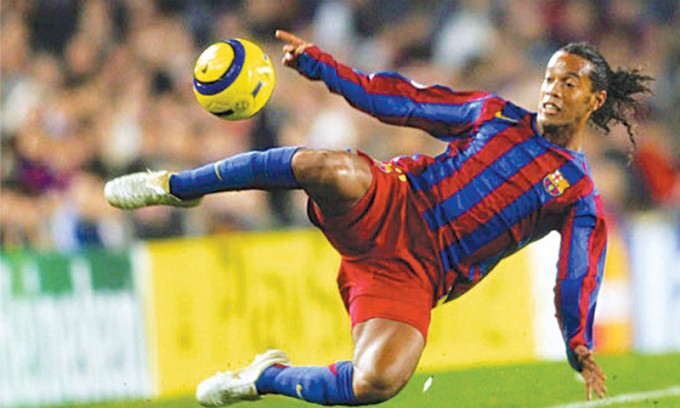 Véget ért a varázslat: Ronaldinho visszavonul