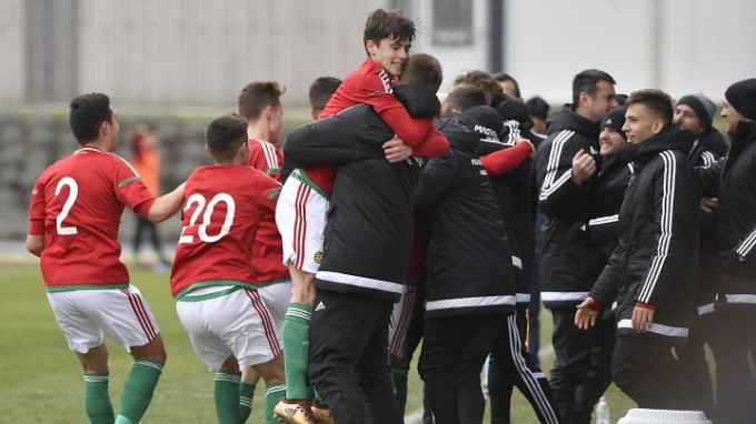 "Érik a szőlő" - így ünnepeltek ma az U17-esek - videó