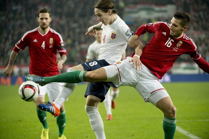 Két magyar válogatott futballistáról is lemond a klubja