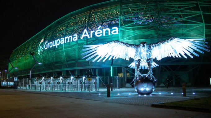 Új színekben a Groupama Aréna - kép