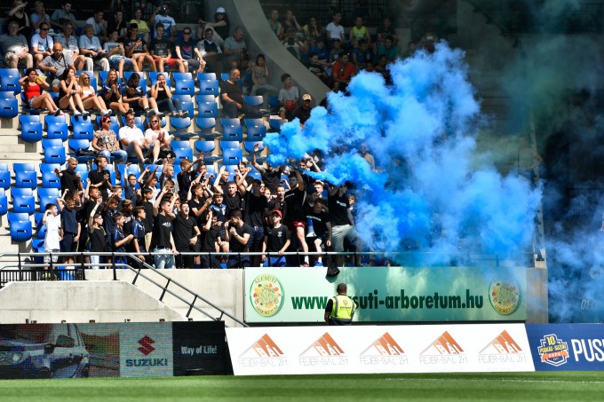 Így ultráskodtak az akadémisták a Puskás-Honvéd bronzmeccsen