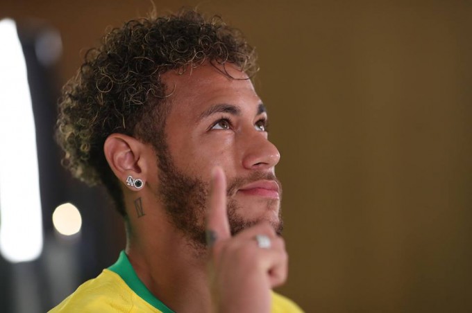 Neymar elmondta, ki a világ legjobbja