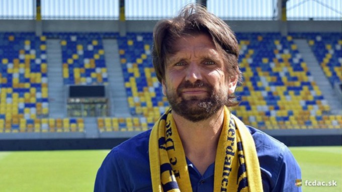 Nem akárki váltja ám Marco Rossit